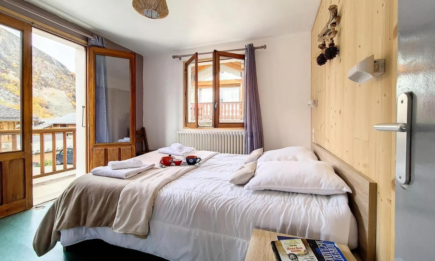 Residence Saint Marcel - Chalet Familial - Centre Village De St Marcel - Terrasse Ouest Mae-2924  Saint-Marcel (Savoie)